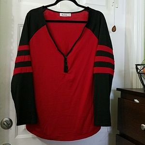 Top  type lightweight sweater